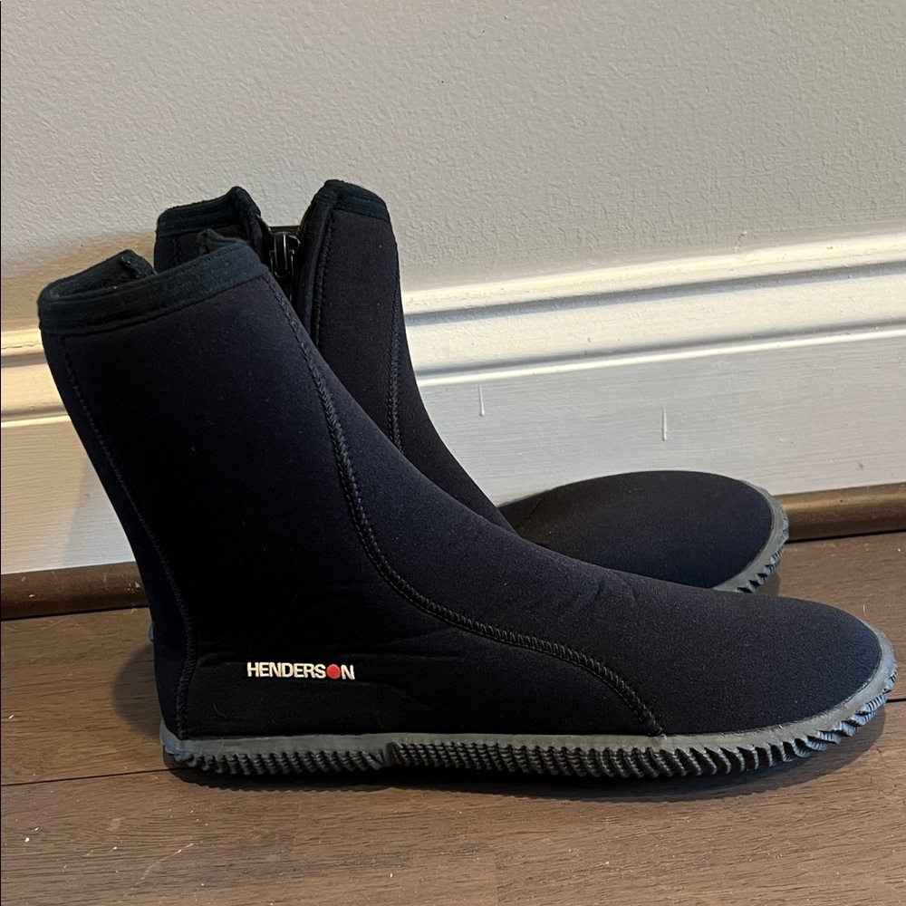 Henderson neoprene and rubber diving boots with zipper